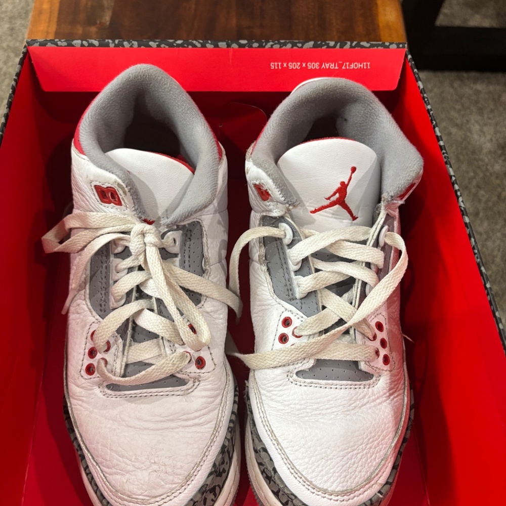 Nike Air Jordan 3 Retro - Picture 4 of 5